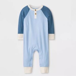 • blue baby onesie •